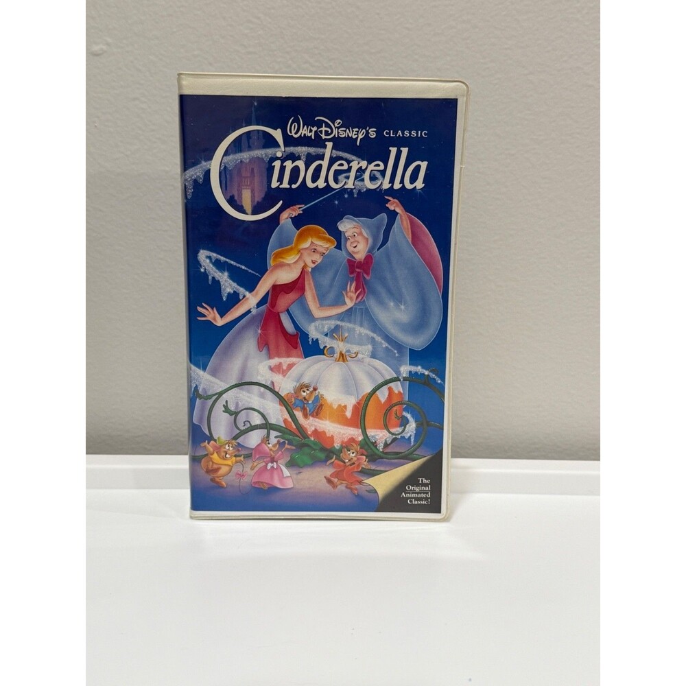 Walt Disney Cinderella VHS Black Diamond Classic #410 Hologram Sticker Pre-Owned
